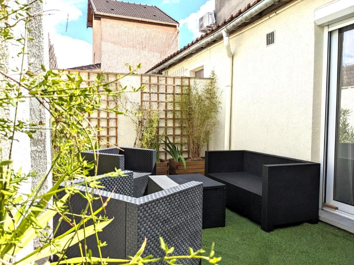 Grande Maison Renovee A 7 Min Du Metro ロマンヴィル エクステリア 写真