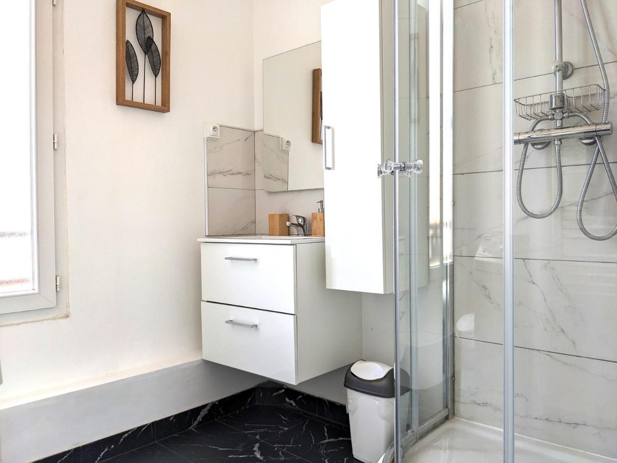 Grande Maison Renovee A 7 Min Du Metro ロマンヴィル エクステリア 写真