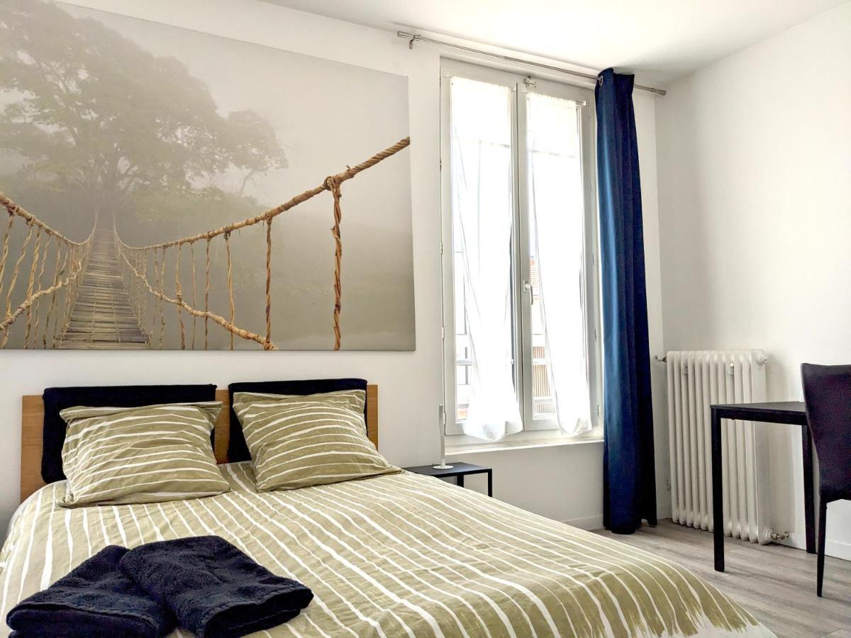 Grande Maison Renovee A 7 Min Du Metro ロマンヴィル エクステリア 写真